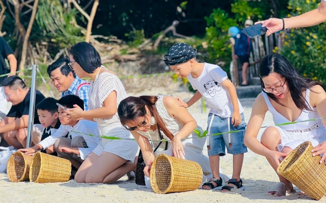 du lịch Hòn Bảy Cạnh