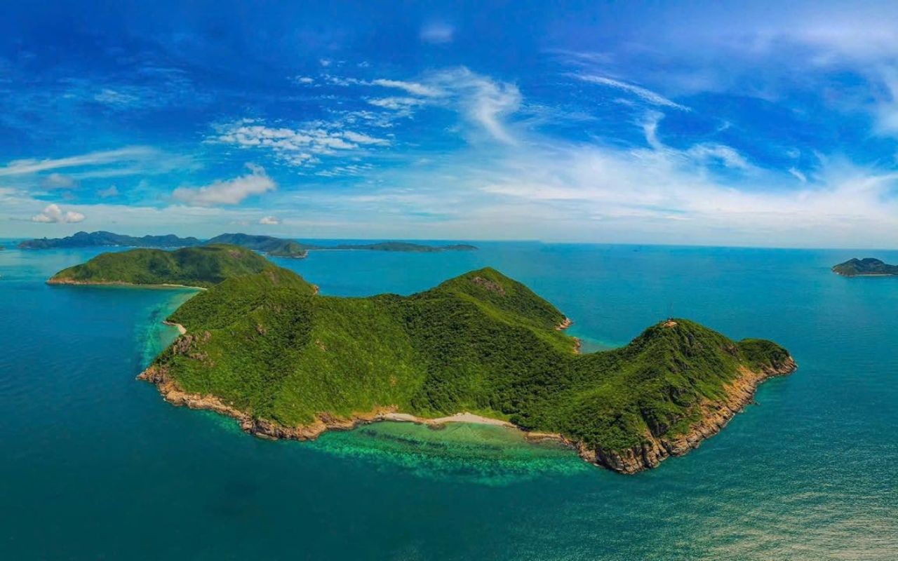 Hòn Bảy Cạnh