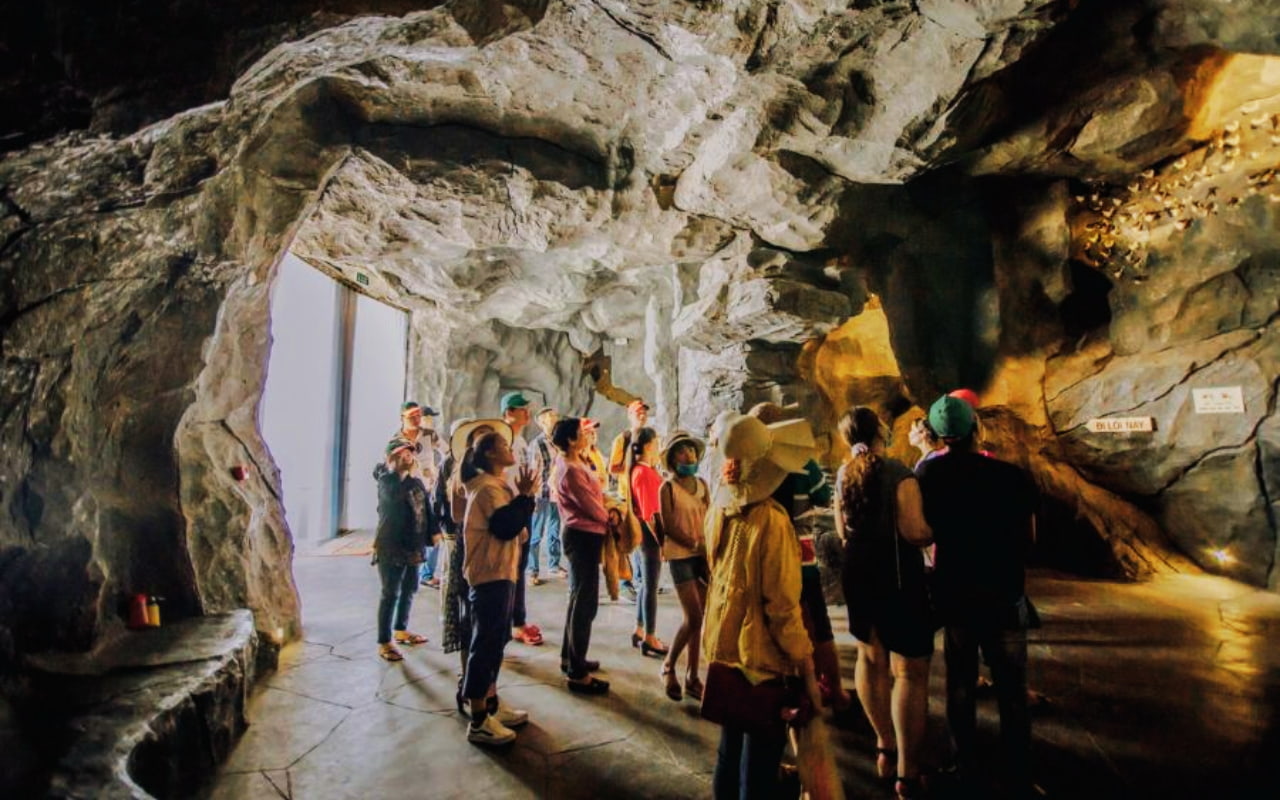 Tour Sài Gòn Nha Trang 2 ngày 2 đêm trọn gói 14 Tour Sài Gòn Nha Trang 2N2Đ - Làng Yến Mai Sinh