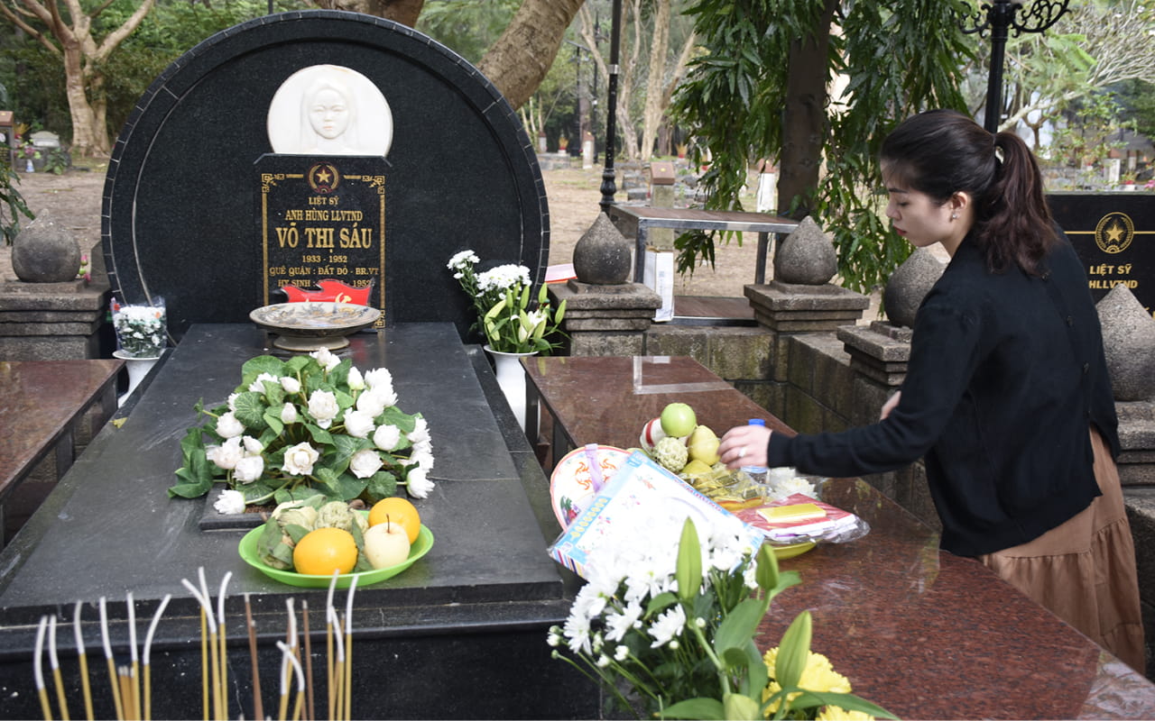 Tour Trần Đề Côn Đảo 2 ngày 1 đêm trọn gói 21 Tour Trần Đề Côn Đảo 2N1Đ - Viếng mộ cô Sáu