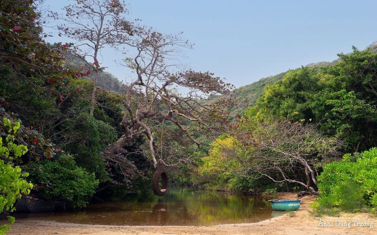 Bãi Suối Nóng - Địa điểm nghỉ dưỡng bí ẩn tại Côn Đảo (2026) 2 bãi Suối Nóng