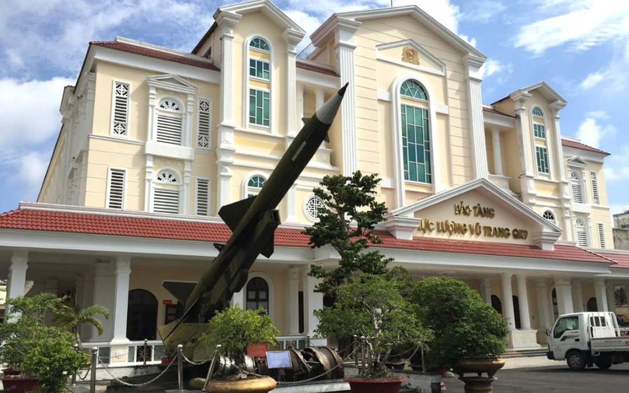 Bảo Tàng Cần Thơ có gì? Địa chỉ, giờ mở cửa, giá vé (2026) 6 Bảo tàng quân khu 9 khách với bảo tàng Cần Thơ