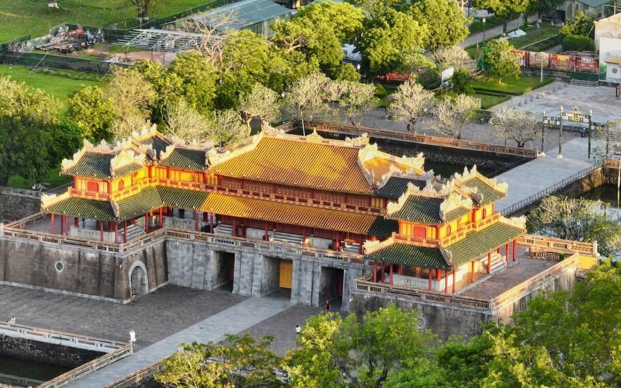 Du lịch Huế - Khám phá di sản & tinh hoa ẩm thực từ A-Z 2026 4 Các điểm du lịch Huế - Đại Nội - Nội Thành