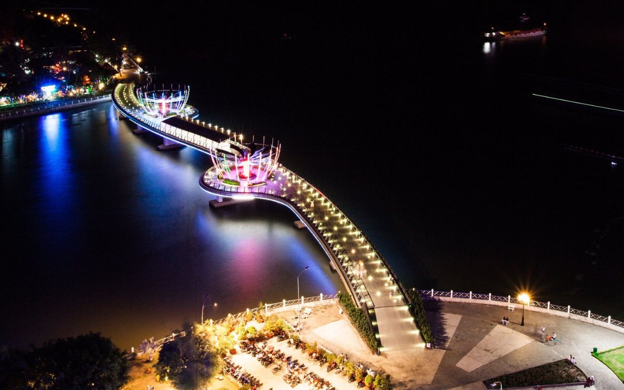 Cầu đi bộ Ninh Kiều Cần Thơ - Check-in "cầu tình yêu" lãng mạn 3 cầu đi bộ bến Ninh Kiều