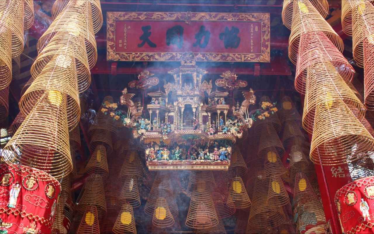 chùa Ông Cần Thơ linh thiêng
