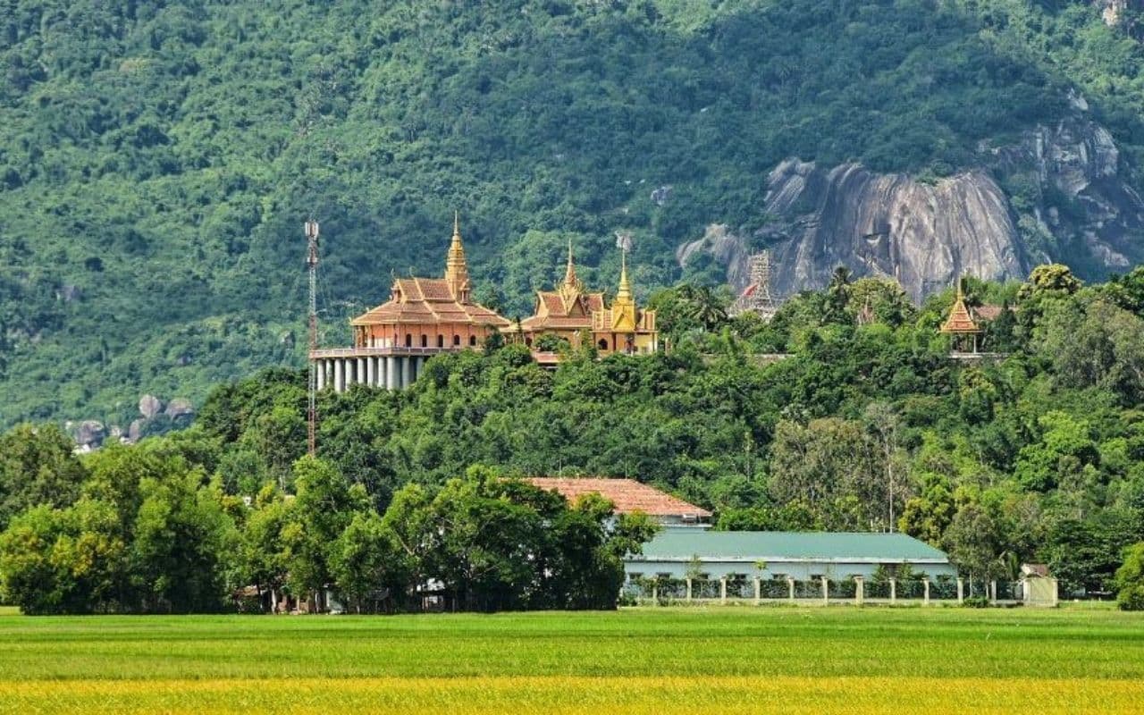 Chùa Tà Pạ An Giang - Khám phá kiệt tác kiến trúc Khmer 2026 3 chùa Tà Pạ An Giang