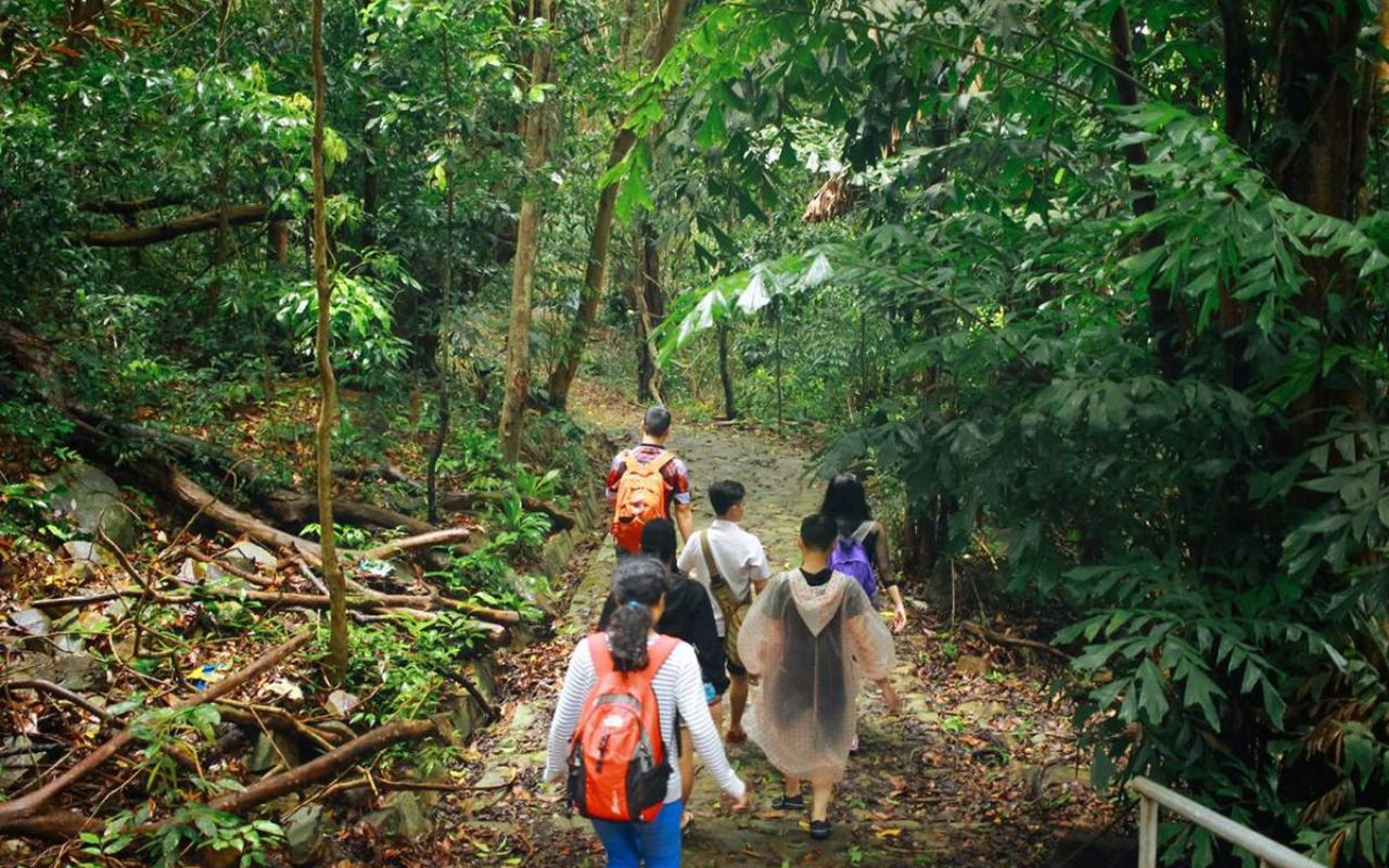 Đi bộ trecking bãi ông đụng