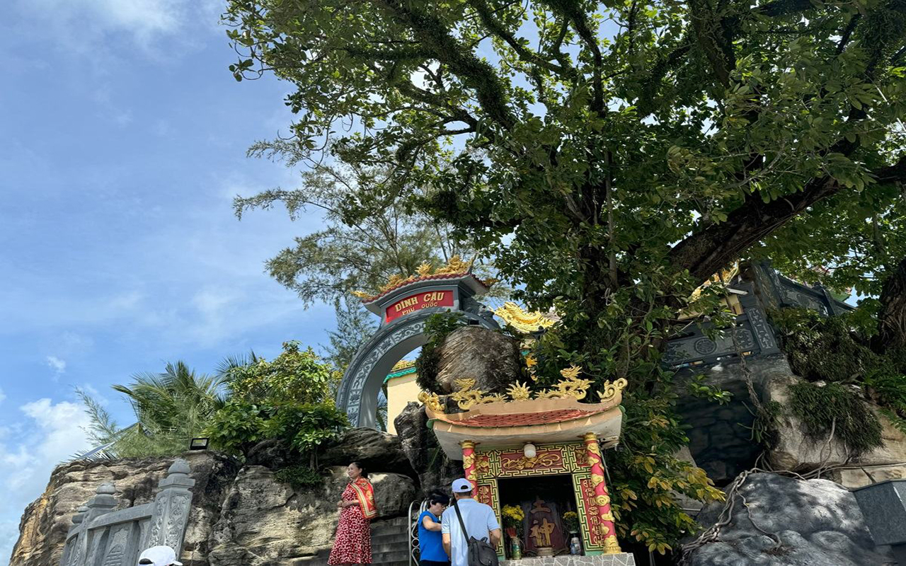 Dinh cậu ở phú quốc