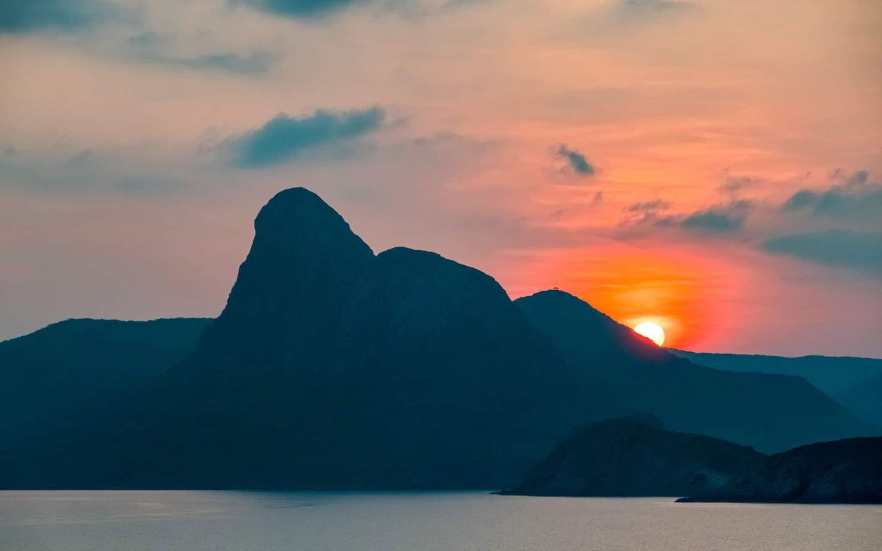 Đỉnh Tình Yêu Côn Đảo - Điểm ngắm hoàng hôn lãng mạn 2 Đỉnh tình yêu Côn Đảo - Địa điểm ngắm hoàng hôn
