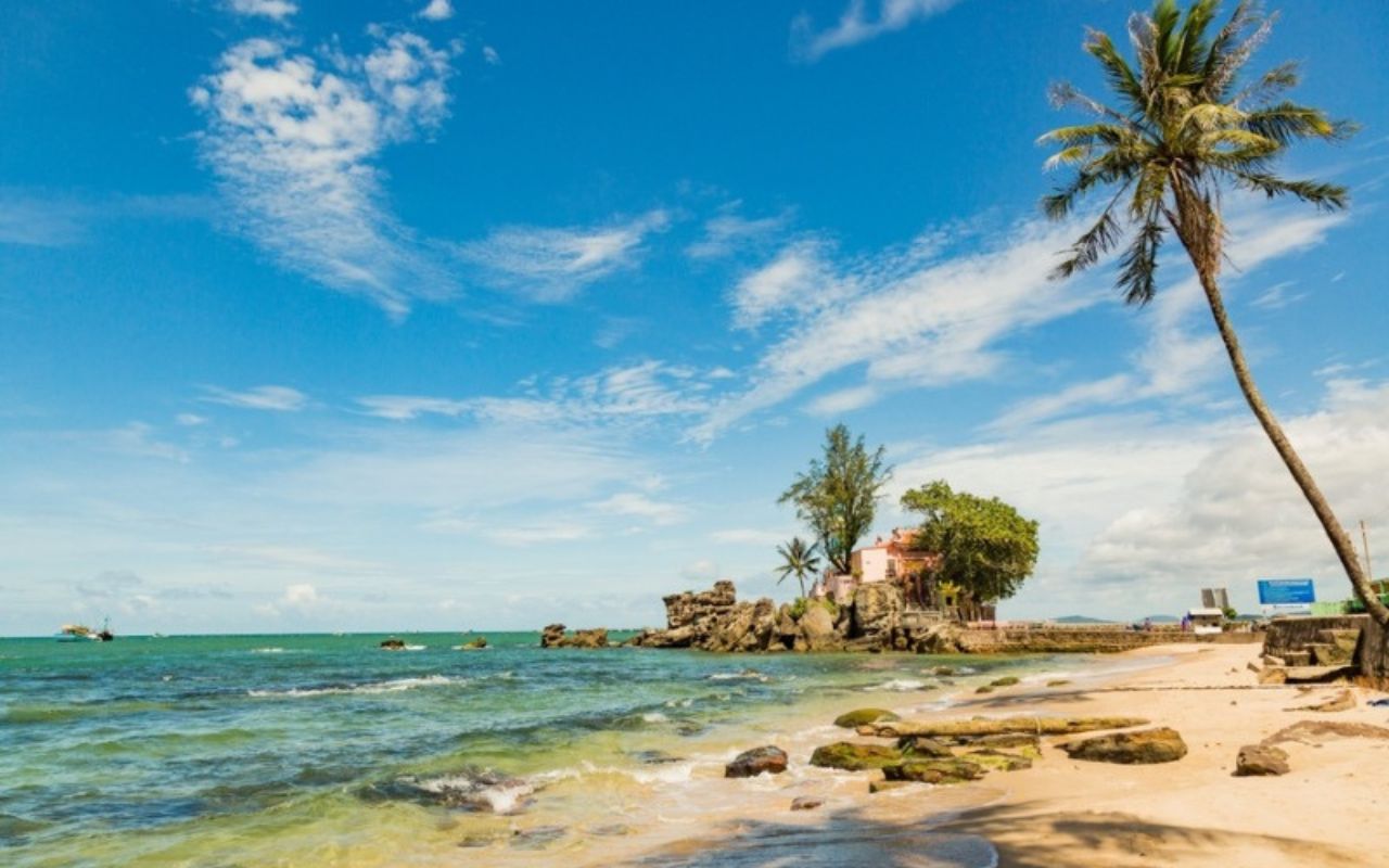 Khám phá Dinh Cậu 