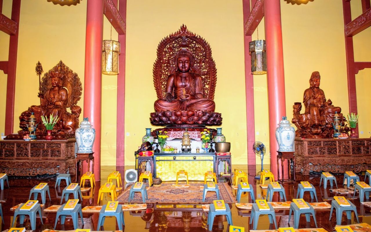Khu vực Chánh điện