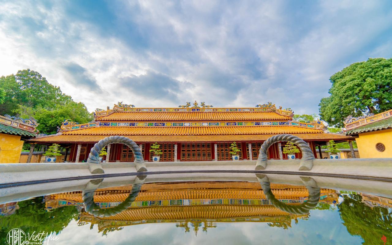 Du lịch Huế - Khám phá di sản & tinh hoa ẩm thực từ A-Z 2026 10 Lăng Đồng Khánh