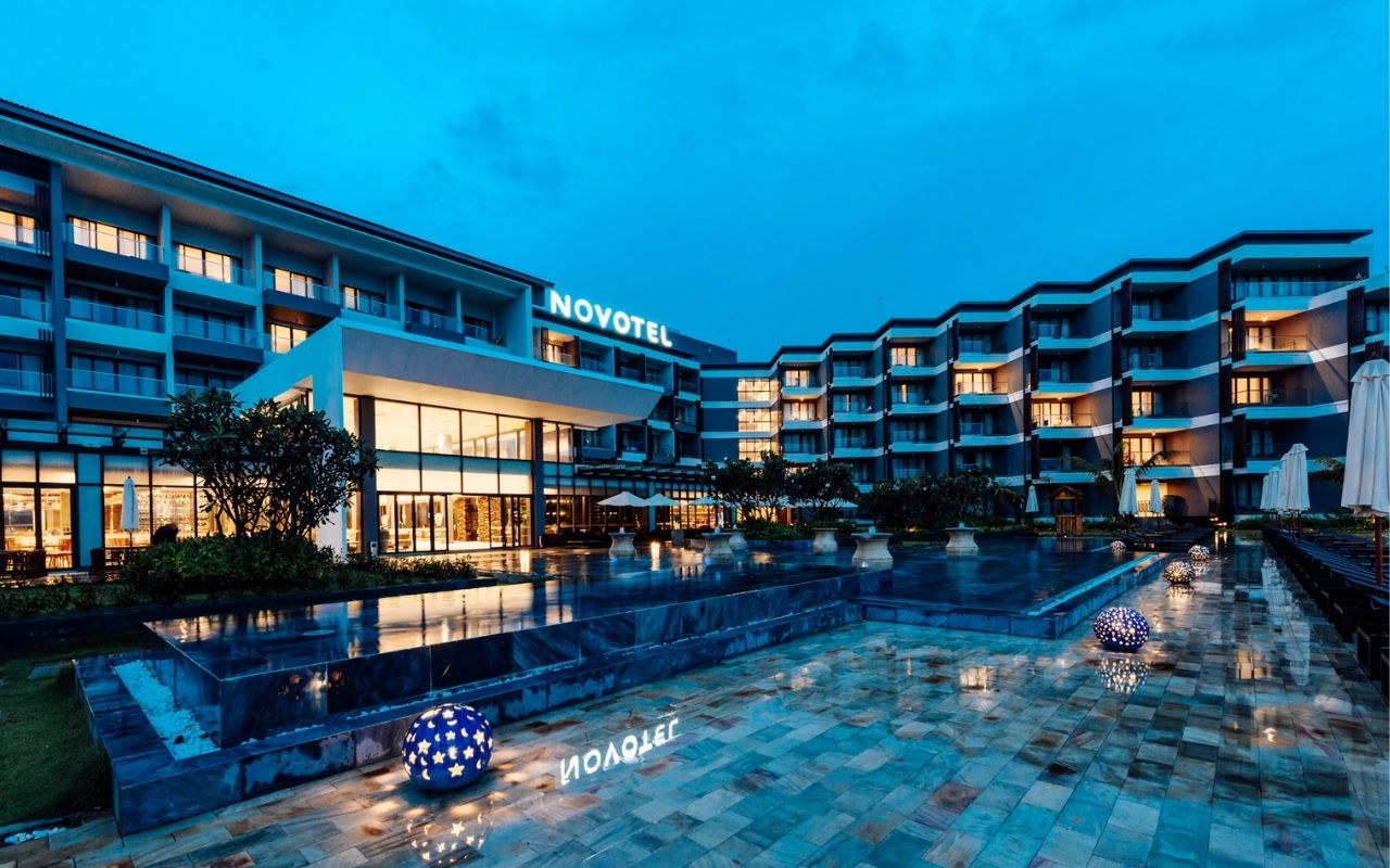 Resort Phú Quốc - Cẩm nang chọn phòng đẹp, giá 2026 4 Novotel Resort Phú Quốc có hệ thống hồ bơi lớn