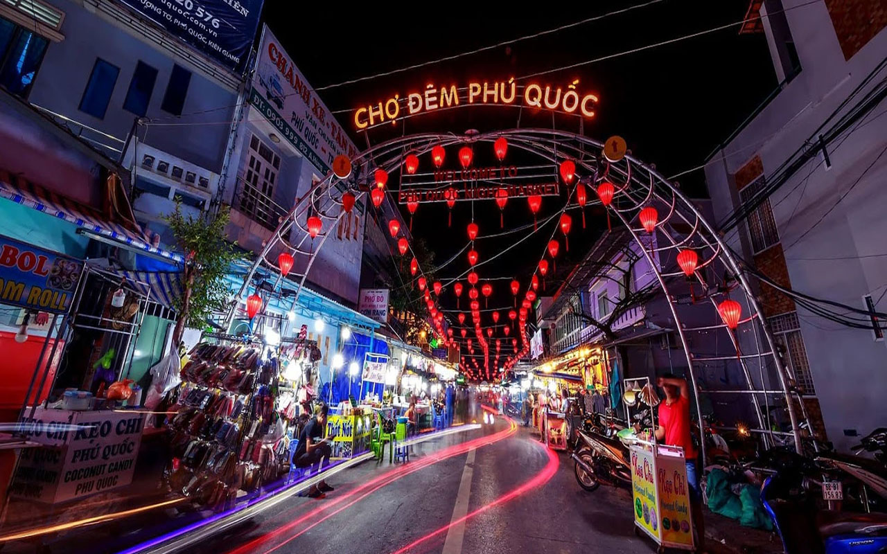 Chợ đêm Phú Quốc: Vui chơi và khám phá thiên đường ẩm thực 2 Phố đi bộ chợ đêm phú quốc