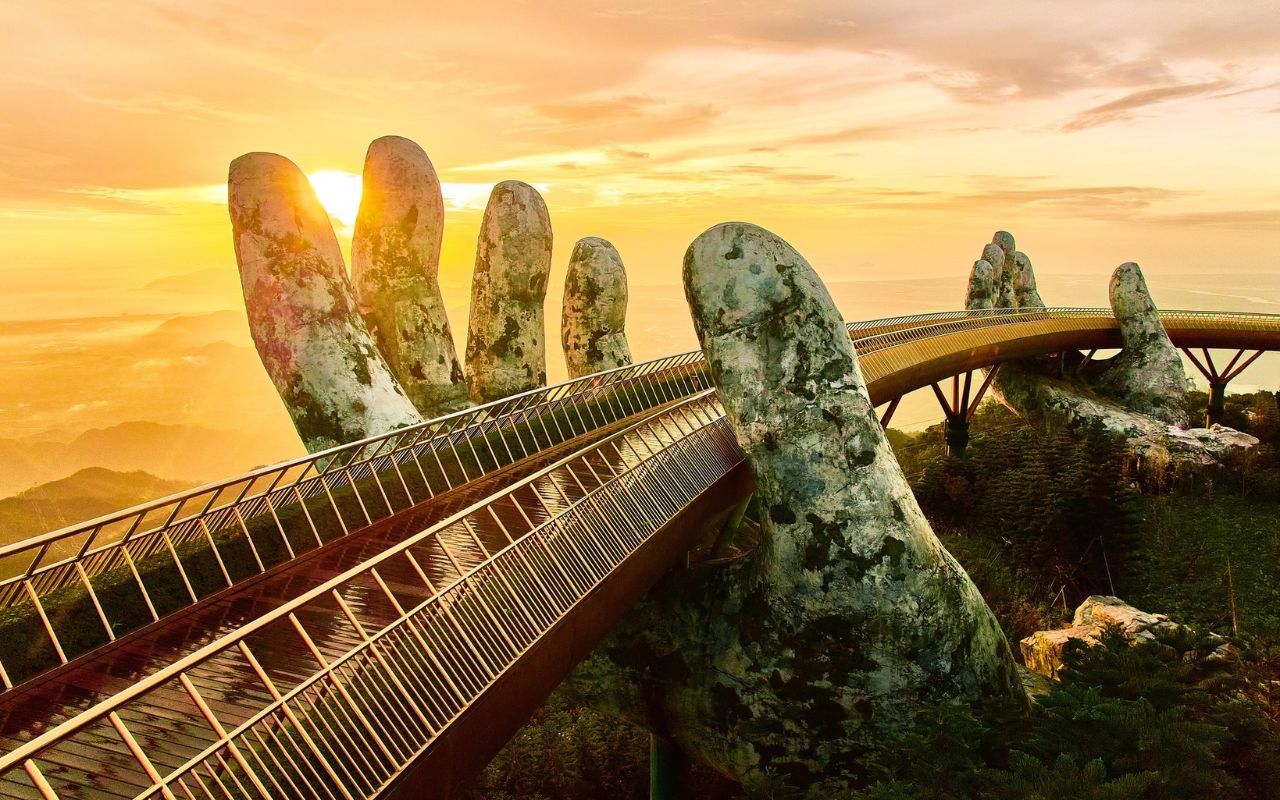 Cầu Vàng Đà Nẵng - Điểm check-in không thể bỏ qua 2026 3 Cầu Vàng Bà Nà Hills hoàng hôn