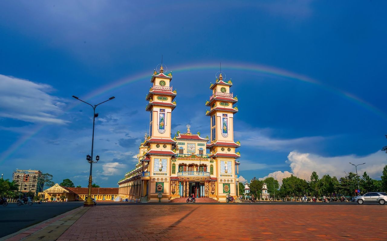 Tòa Thánh Tây Ninh - Kiến trúc nghệ thuật & giờ mở cửa 2026 4 Chính điện tòa thánh Tây Ninh lỗng lẫy