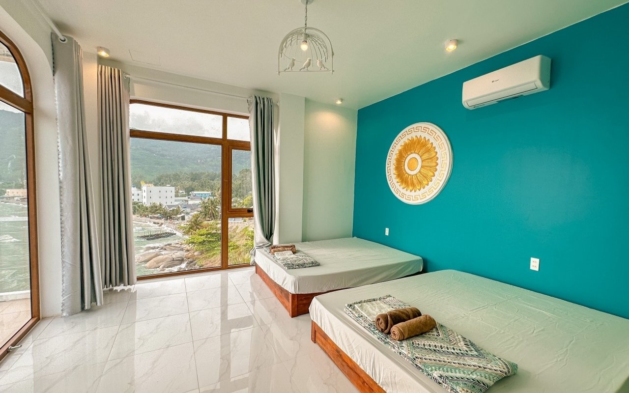 Khách sạn Hòn Sơn: Top 5 địa điểm view đẹp, giá 2026 4 Khách sạn Cocobay Hòn Sơn có không gian thoáng đãng