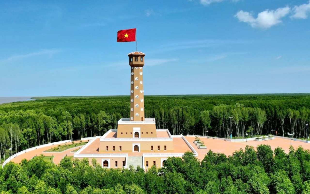 Đất mũi Cà Mau - Check-in cột mốc cực Nam tổ quốc 2026 8 Cột cờ Hà Nội tại Đất Mũi Cà Mau