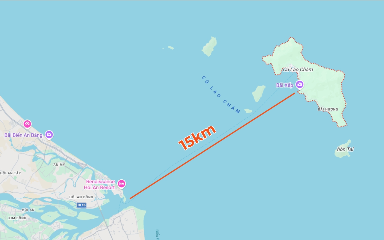 Cù Lao Chàm cách bờ biển Cửa Đại khoảng 15km