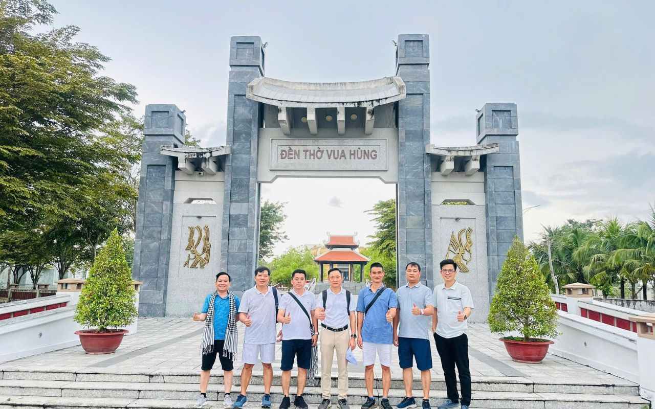 Đền Thờ Vua Hùng tại Cần Thơ | Điểm đến linh thiêng (2026) 2 Đền thờ Vua Hùng là điểm đến nổi bật ở Cần Thơ