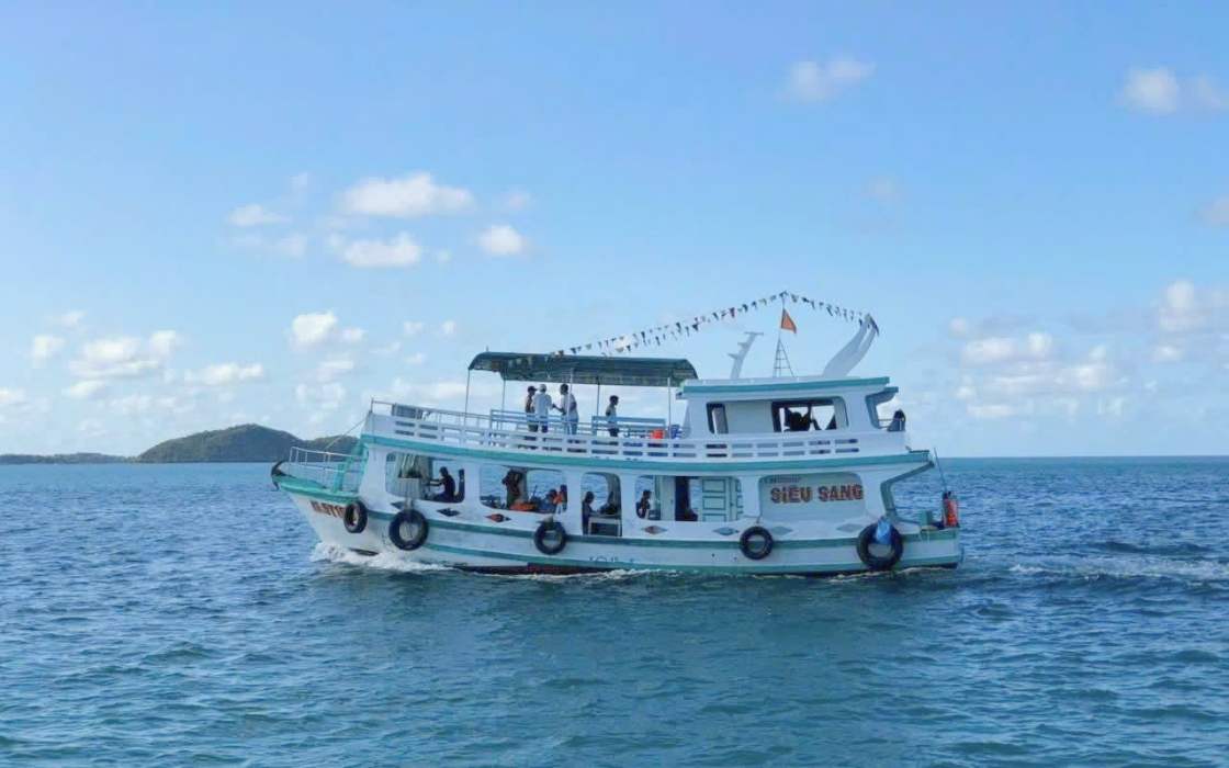 Hòn Hai Bờ Đập Nam Du - Maldives thu nhỏ tại Việt Nam (2026) 5 Đi tàu đến Hòn Hai Bờ Đập Nam Du