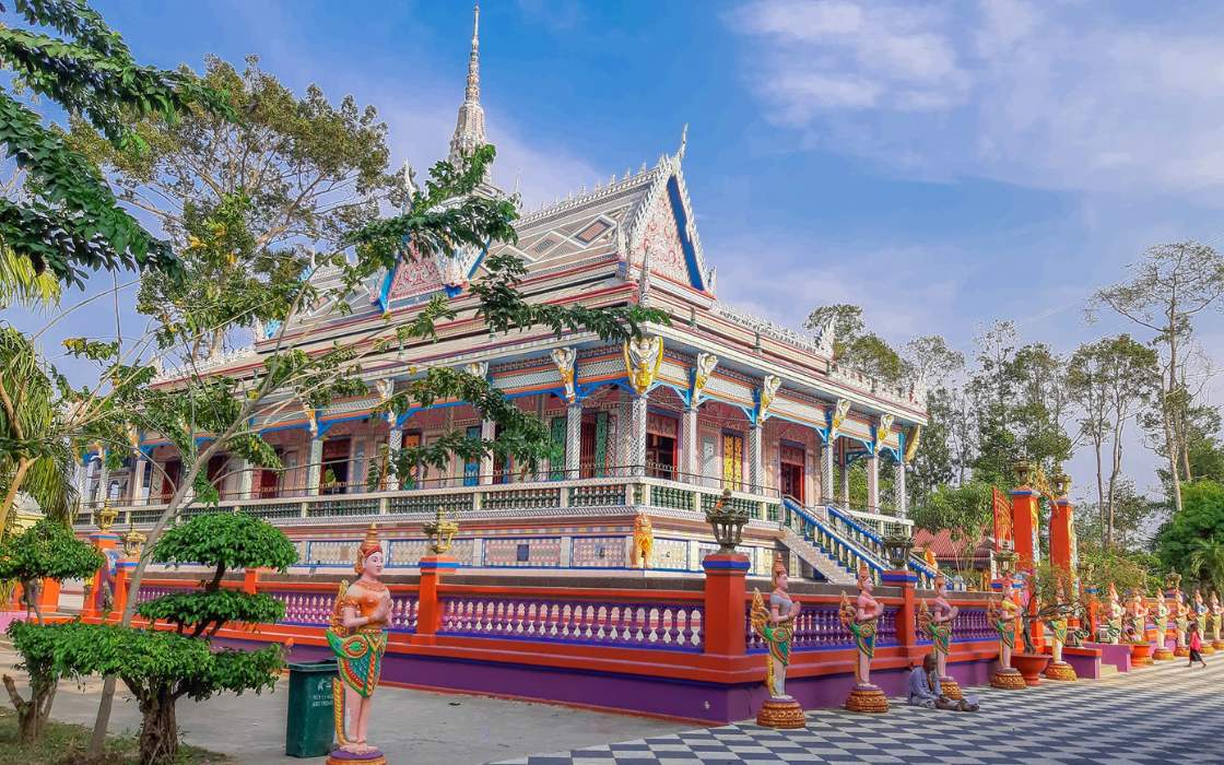 Du lịch Sóc Trăng - Kinh nghiệm du lịch từ A-Z (2026) 7 Điểm du lịch Sóc Trăng chùa Dơi chùa Chén Kiểu