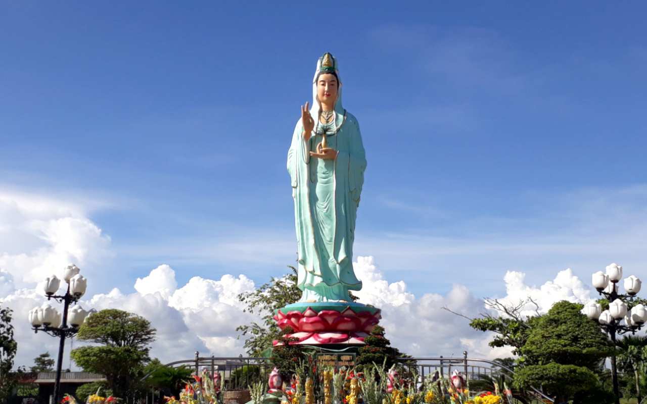 Du lịch Bạc Liêu viếng mẹ Nam Hải