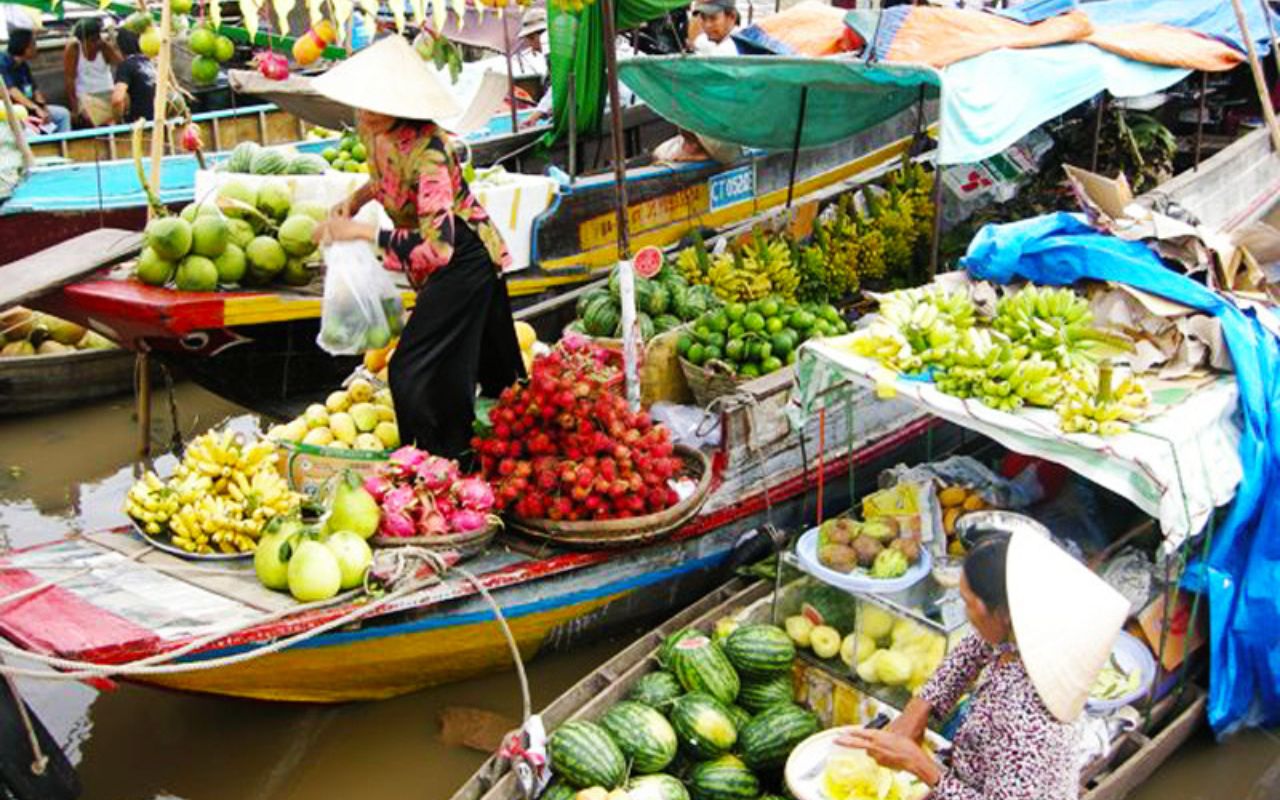 Du lịch Cà Mau - Kinh nghiệm khám phá cực Nam tổ quốc 2026 10 Chợ nổi Cà Mau