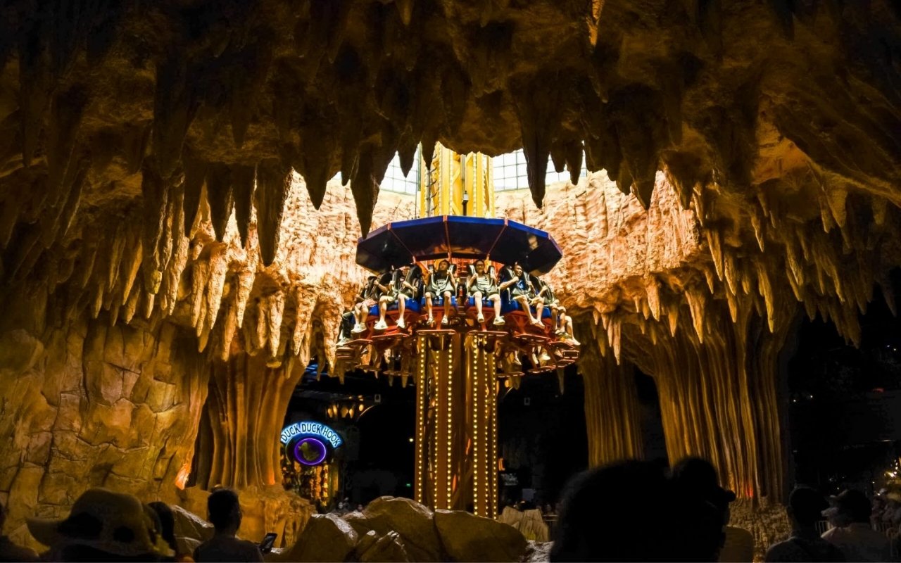 Bà Nà Hills - Kinh nghiệm du lịch, giá vé & lịch trình 2026 8 Khu vui chơi Fantasy Park với những trò chơi cảm giác mạnh