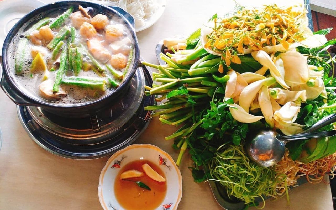 Lẩu mắm Cần Thơ: Top 3 quán ngon, chuẩn vị nên thử 2026 2 Lẩu mắm là một trong những món ăn nổi tiếng tại Cần Thơ