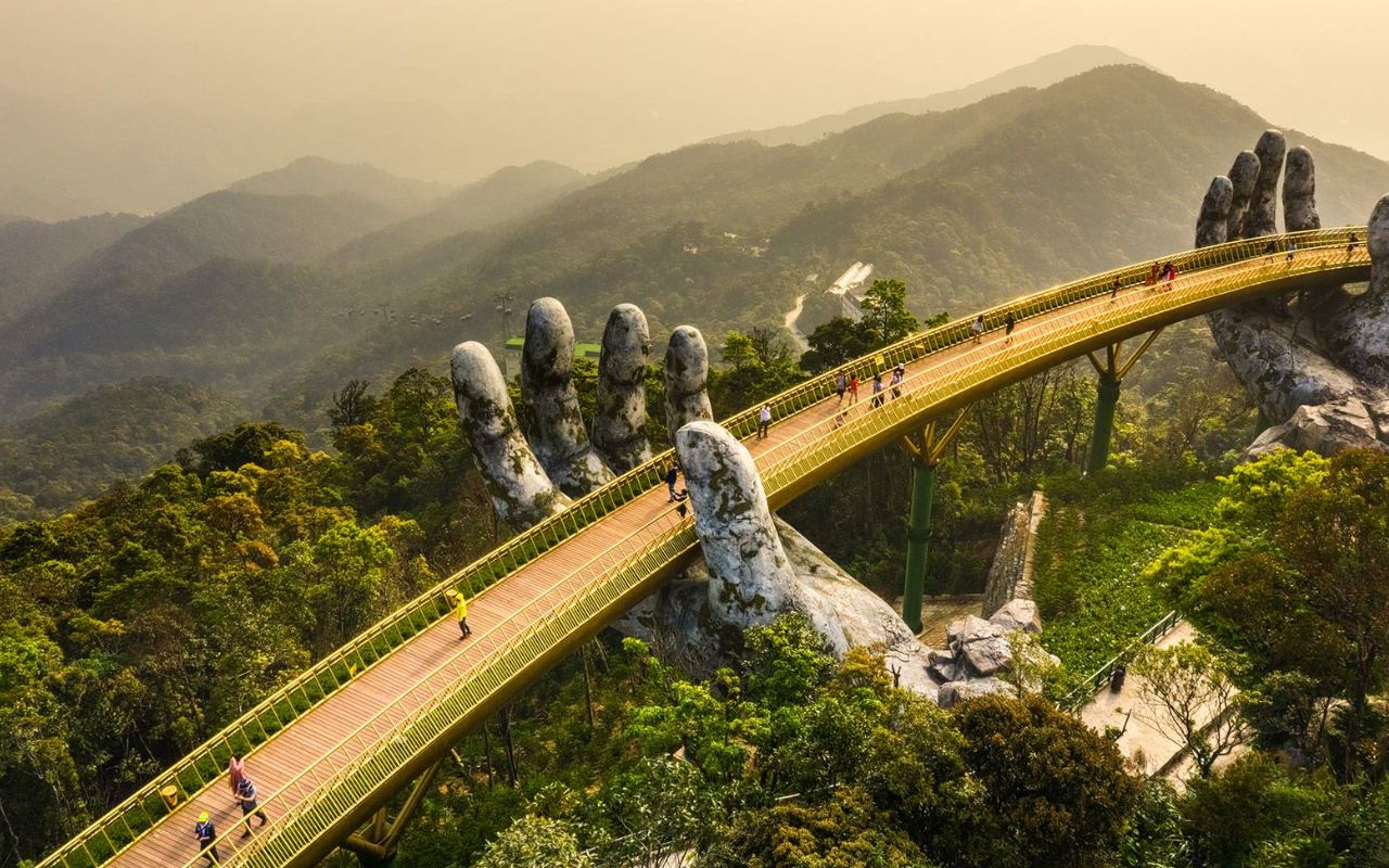 Cầu Vàng Đà Nẵng - Điểm check-in không thể bỏ qua 2026 7 Góc cao flycam Cầu Vàng Đà Nẵng