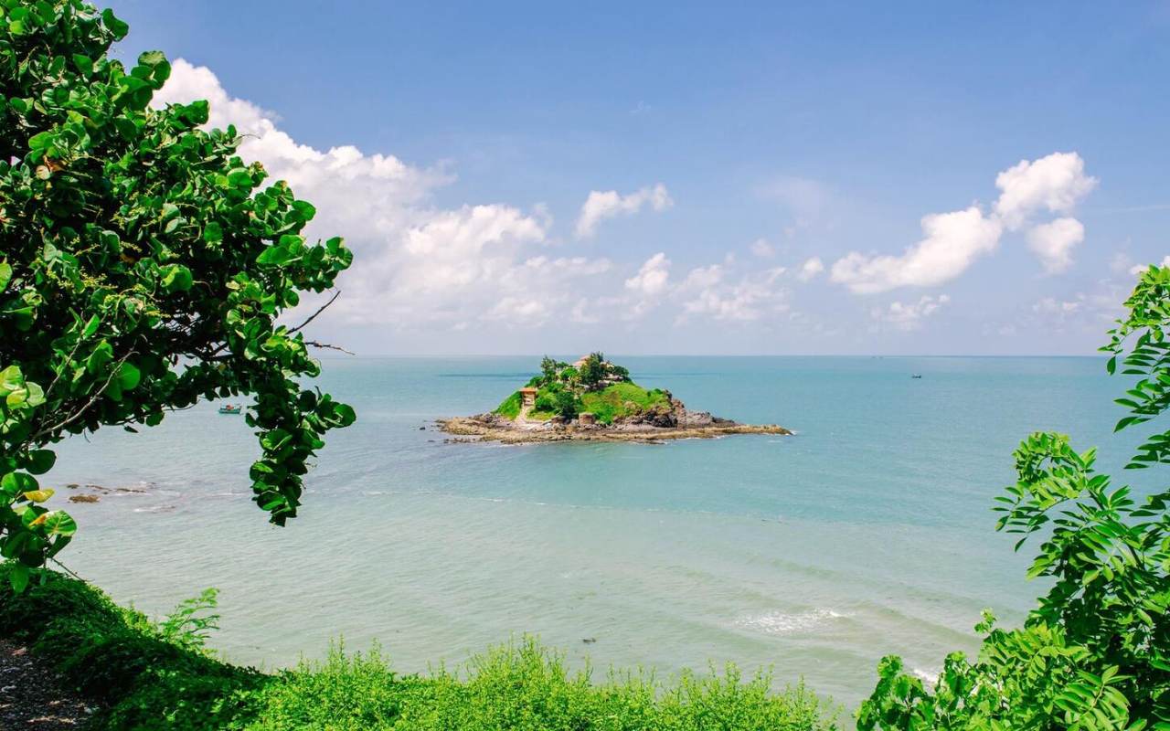 Hòn Bà Vũng Tàu - Hòn đảo bí ẩn, linh thiêng 2026 3 Hòn Bà Vũng Tàu là hòn đảo nhỏ hoang sơ