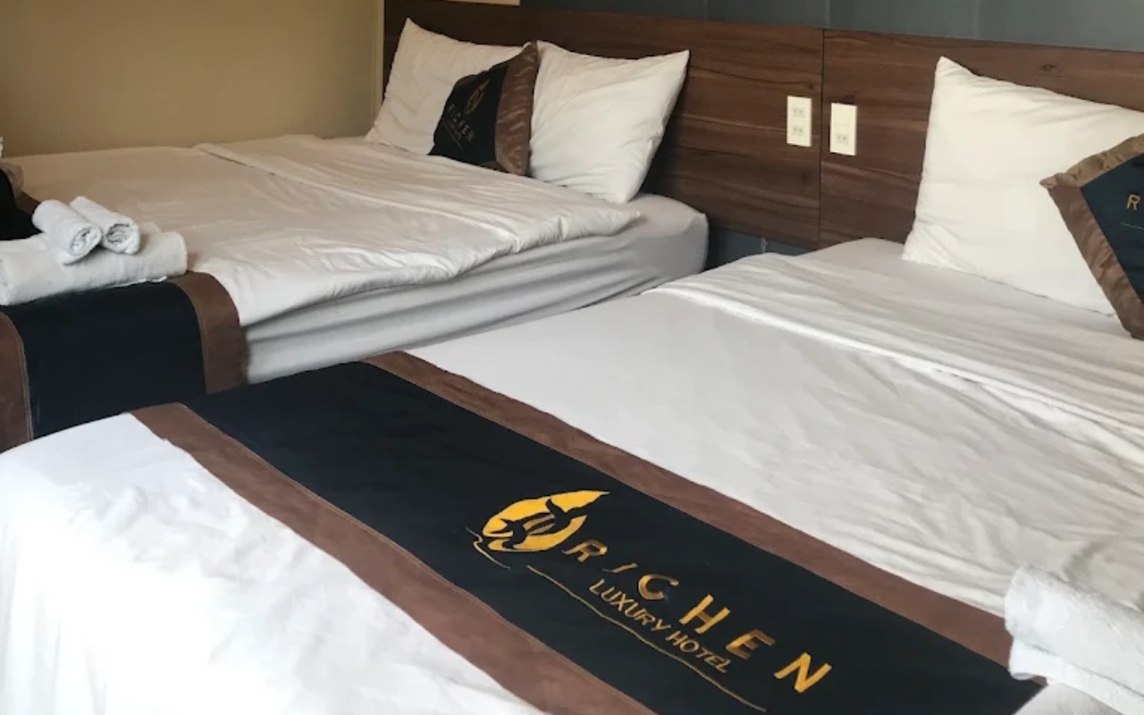 Khách sạn Hòn Sơn: Top 5 địa điểm view đẹp, giá 2026 7 Richen Hotel là sự kết hợp giữa nét trẻ trung, và năng động