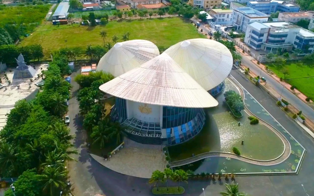 Nhà hát Cao Văn Lầu - Khám phá kiến trúc 3 nón lá độc đáo 5 Kiến trúc 3 nón lá Nhà hát Cao Văn Lầu
