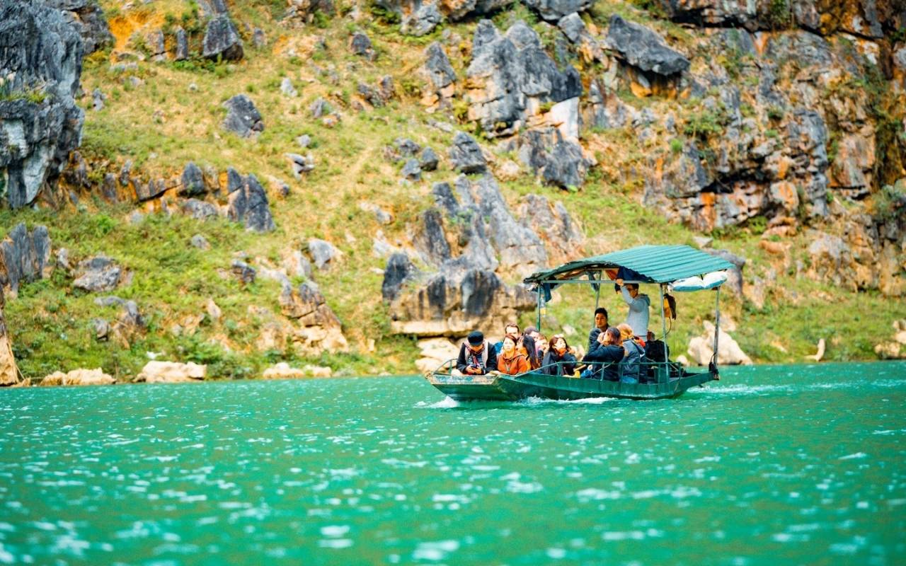 Sông Nho Quế Hà Giang - Check-in tuyệt tác của tự nhiên 2026 9 Hãy giữ gìn cảnh quan tự nhiên khi tham quan
