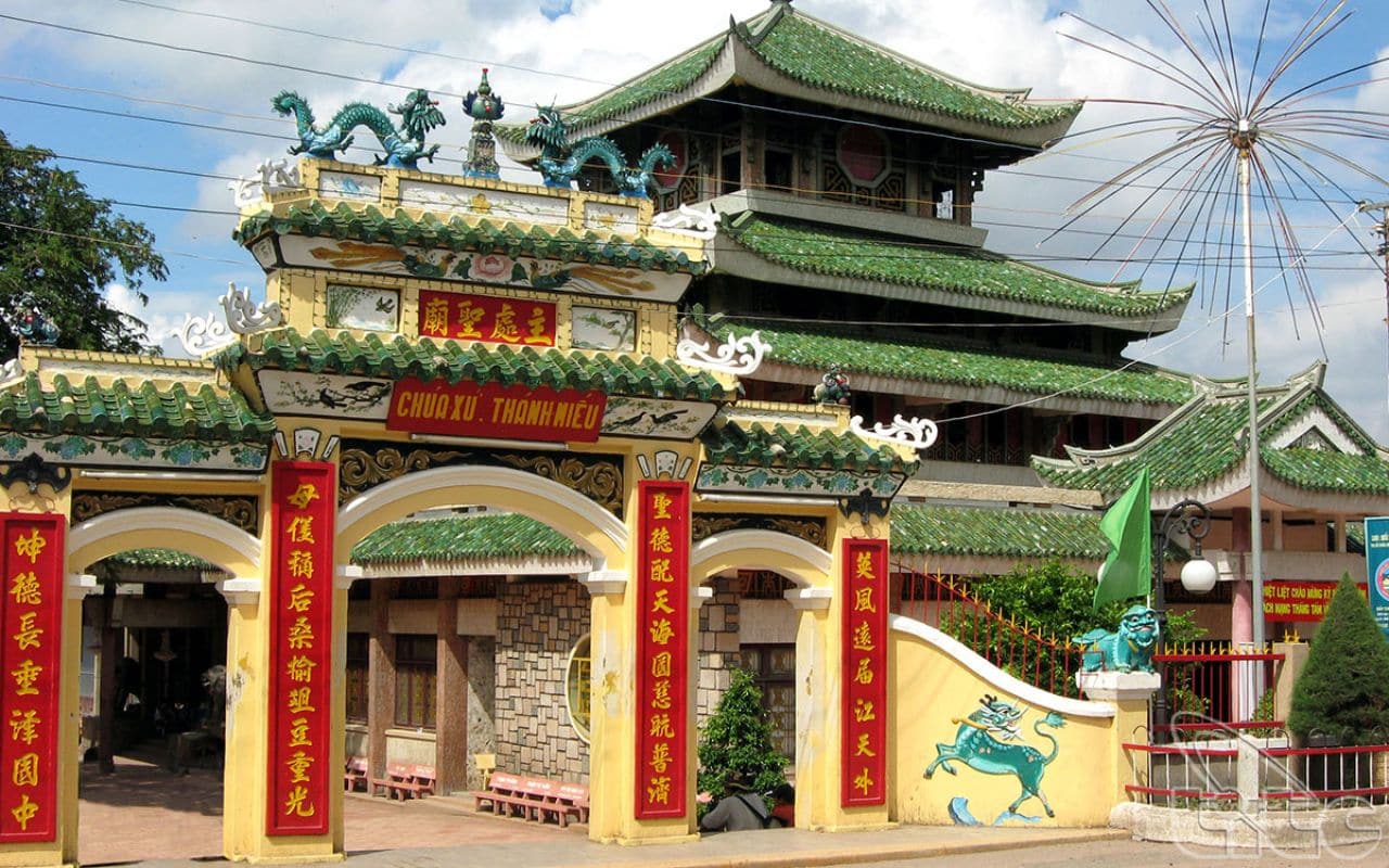 Miếu Bà Chúa Xứ An Giang - Kinh nghiệm đi lễ, chiêm bái 2026 2 Miếu Bà Chúa Xứ Núi Sam An Giang