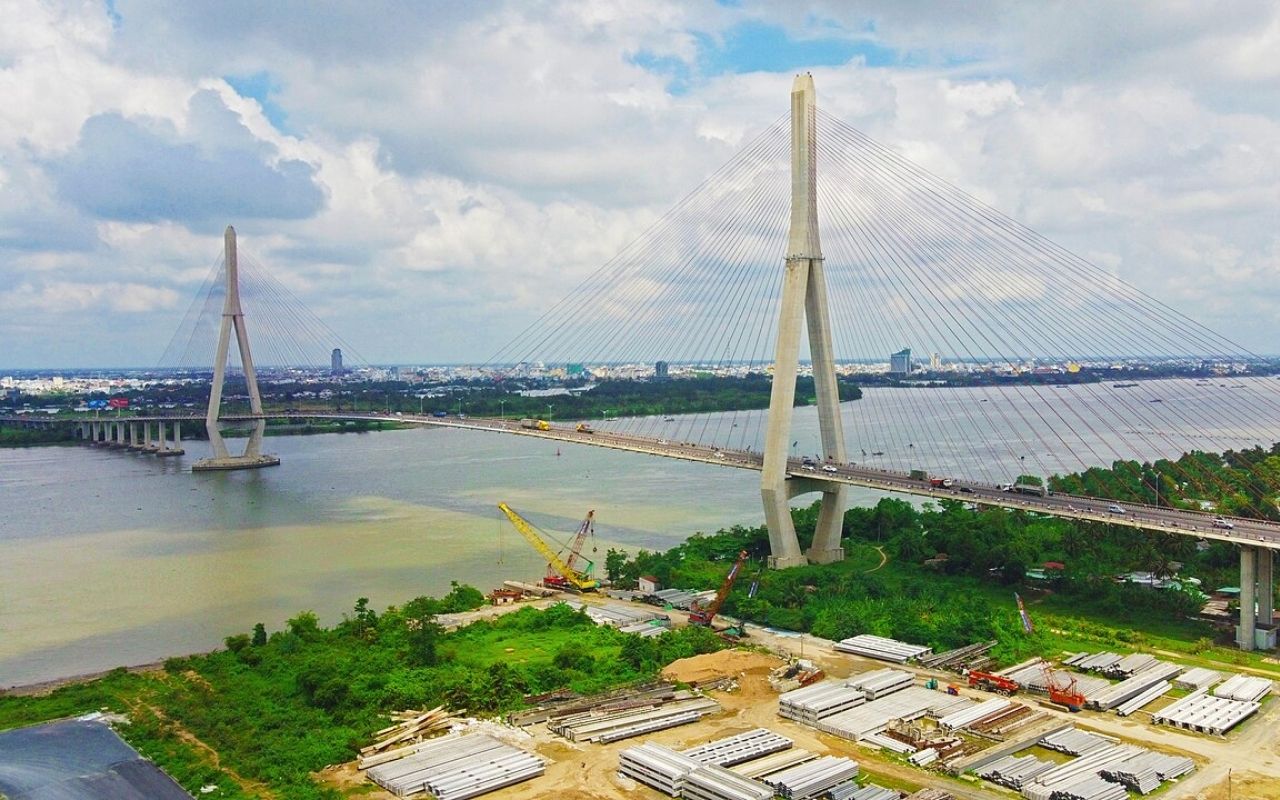 Điểm nhấn kiến trúc của cầu Cần Thơ nằm ở hai trụ tháp hình chữ Y