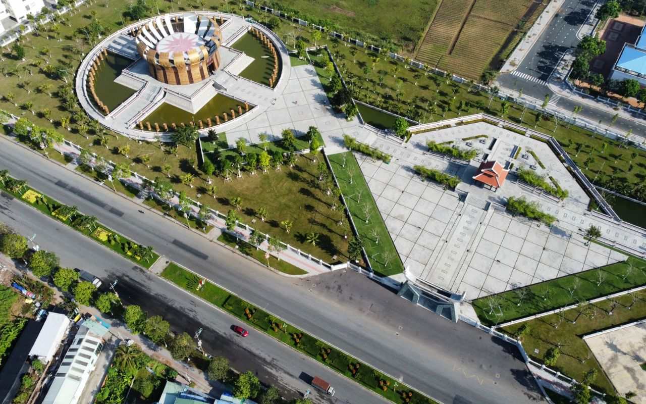 Đền Thờ Vua Hùng tại Cần Thơ | Điểm đến linh thiêng (2026) 3 Toàn cảnh đền thờ Vua Hùng Cần Thơ