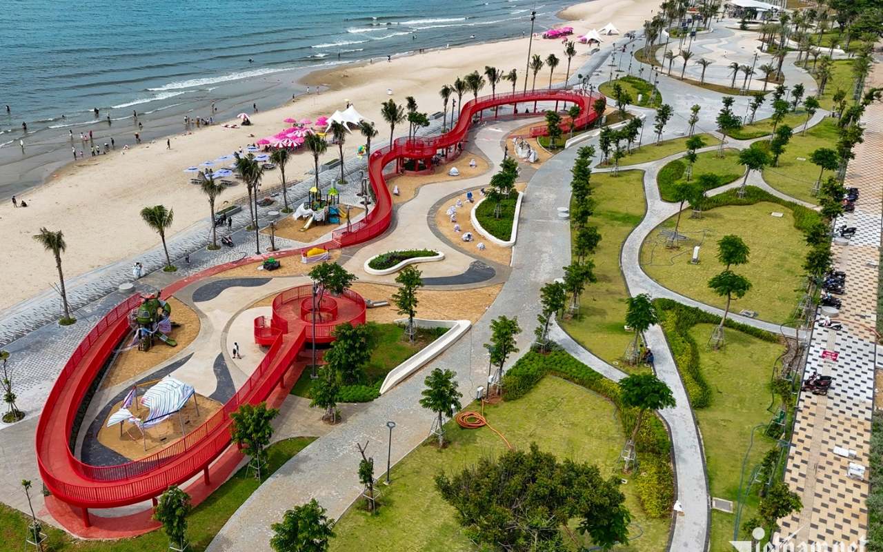 Bãi Sau là bãi tắm chính nhộn nhịp nhất tại Vũng Tàu