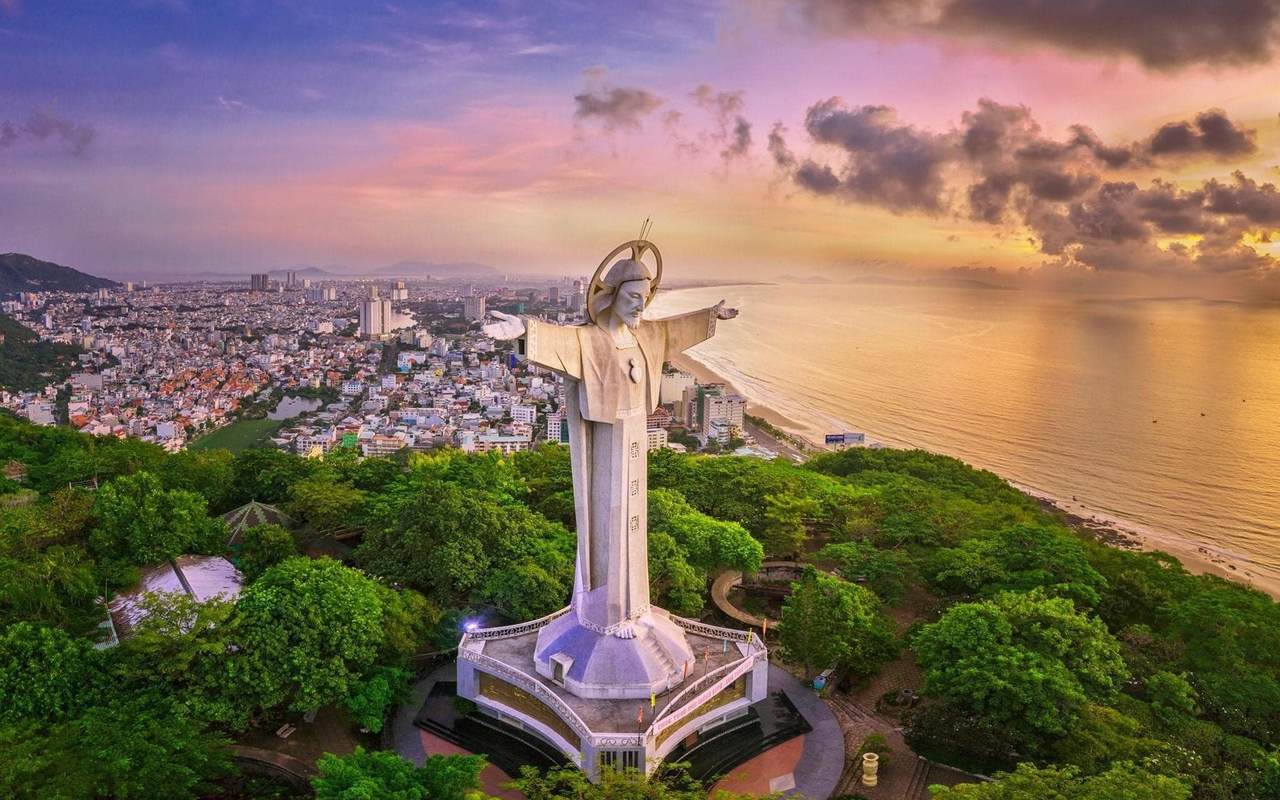 Tượng Chúa Kitô Vua Vũng Tàu - Điểm du lịch tâm linh 2026 2 Tượng chúa Kito lập kỷ lục châu Á