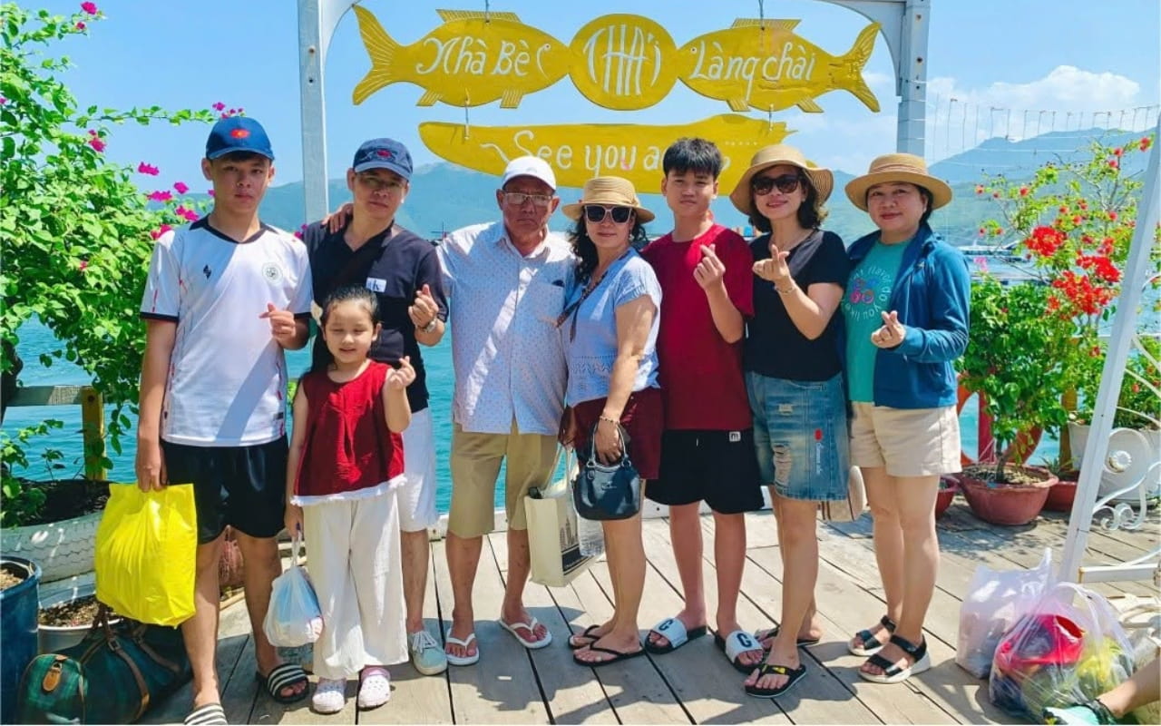 Tour đảo Hòn Mun - Làng Chài - Hòn Tằm Nha Trang 15 Tour đảo Hòn Mun Làng Chài Hòn Tằm - Dùng cơm trưa