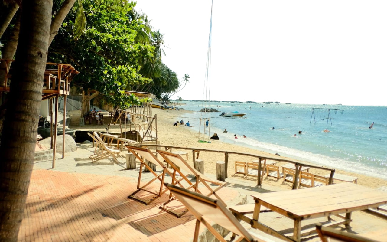 Combo Hòn Sơn 2 ngày 1 đêm | Homestay Hòn Sơn 14 Combo Hòn Sơn 2 ngày 1 đêm - View phía trước