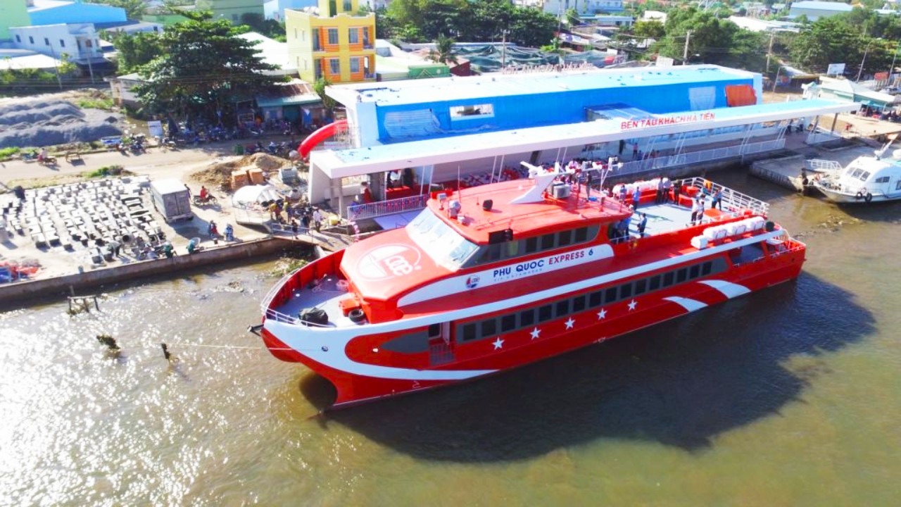 Ha Tien speed ferry port