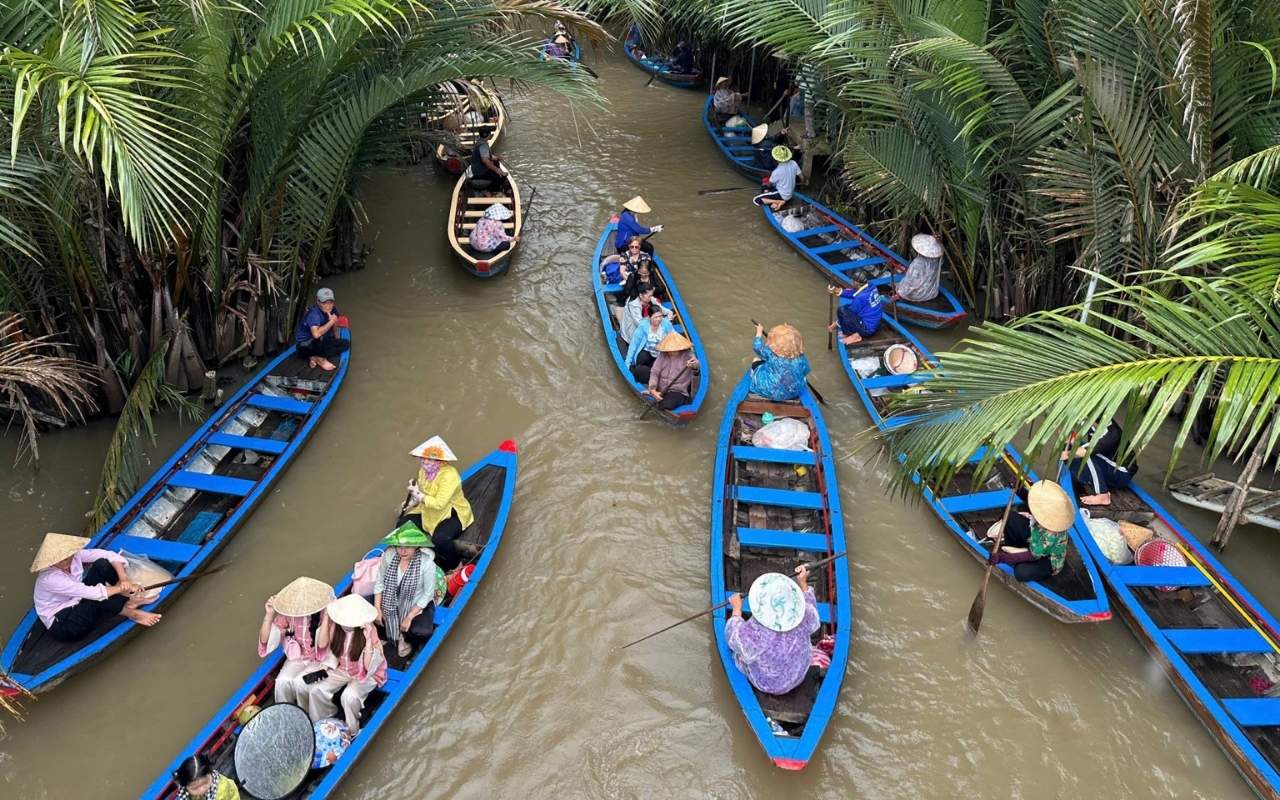 Hòa mình vào nhịp sống miệt vườn chân chất