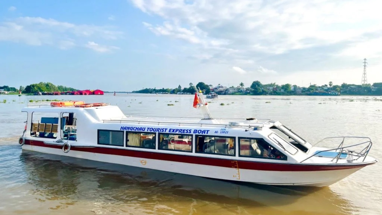 Speed boat from Chau Doc to Phnom Penh